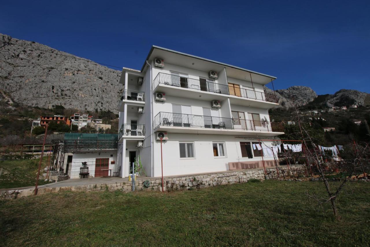 Apartment With 2 Balconies And Sea View Omis Exterior photo